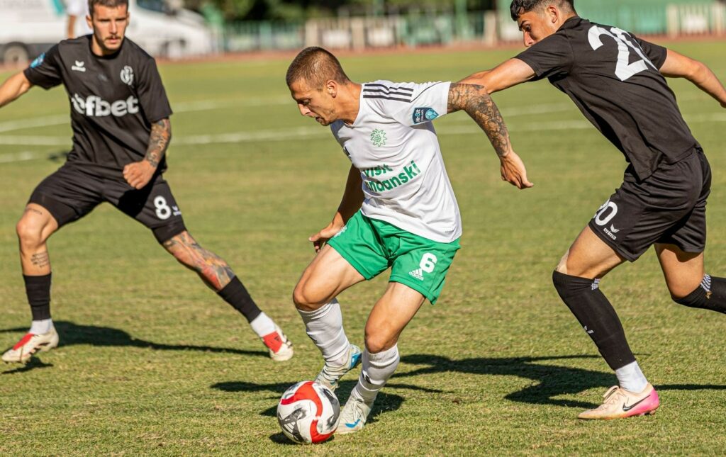 Двама играчи наказани и един контузен преди мача с Миньор (Перник)