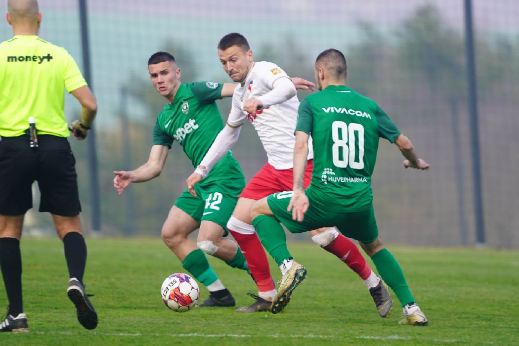 Марек ще изиграе предпоследния си мач за годината