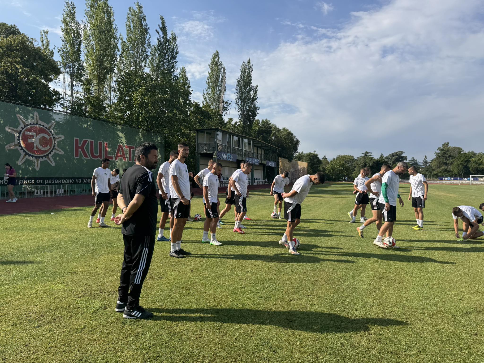 Кристиян Величков напуска Вихрен