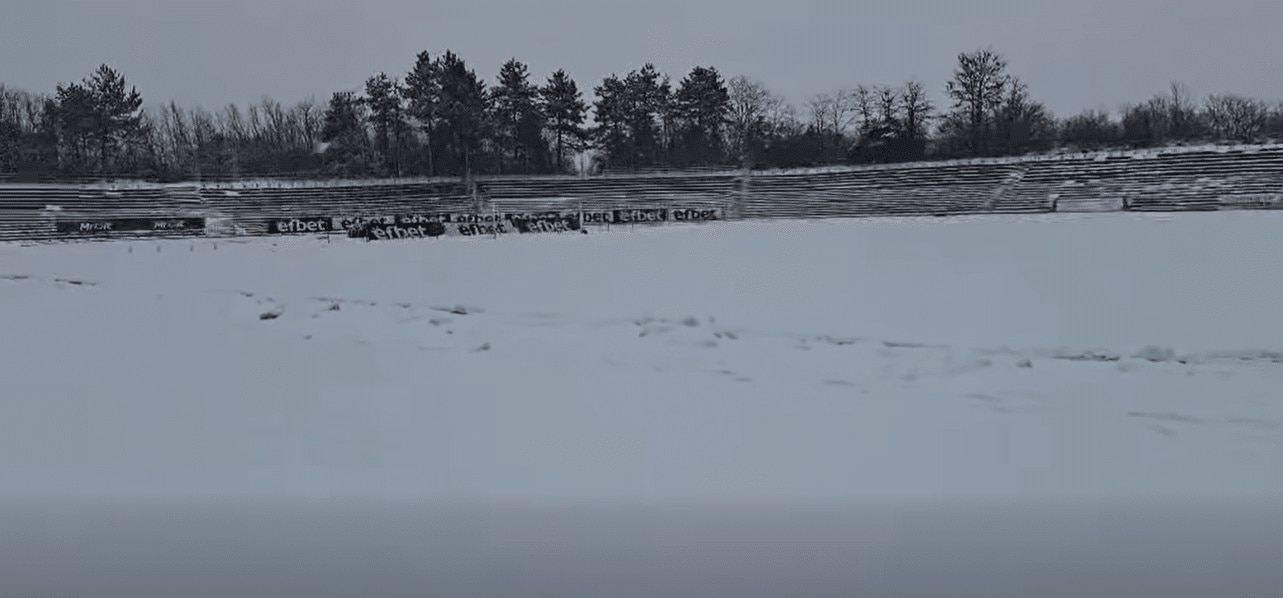 Мачът между Бела и Спартак в Плевен се отлага за утре заради обилен снеговалеж