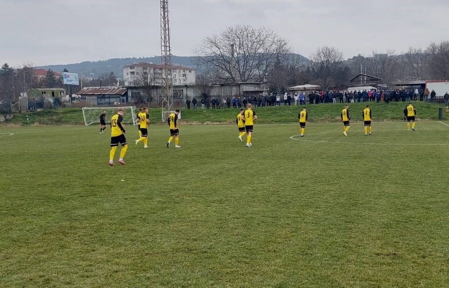 Миньор отстъпи в гостуването си на Етър