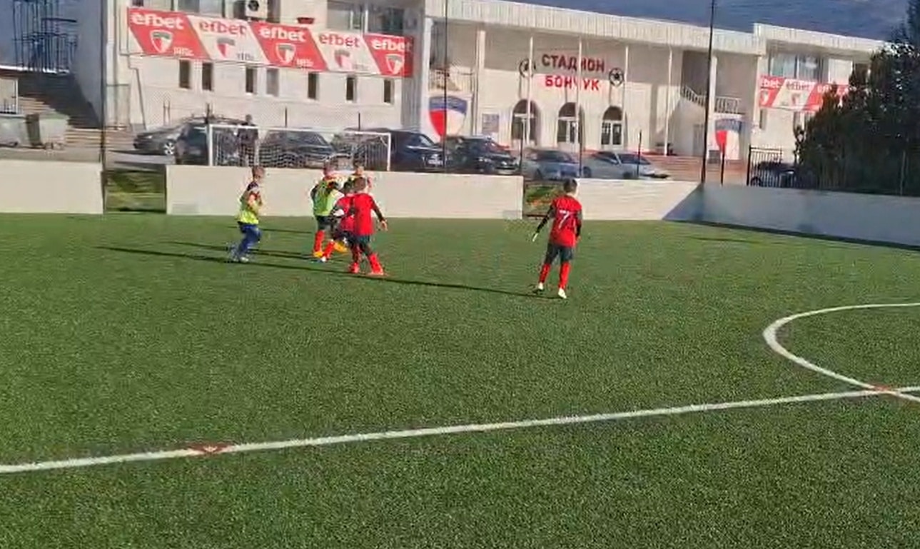 ДЮШ на Марек получи нова придобивка за Футбол 3